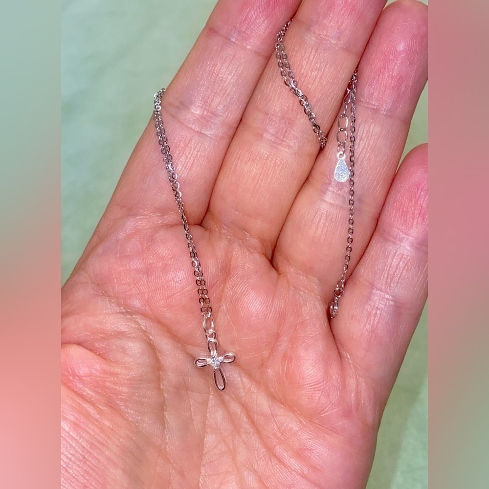 Stylish 925 Silver Chain Necklace with Cross pendant ✨ - Picture 3 of 6